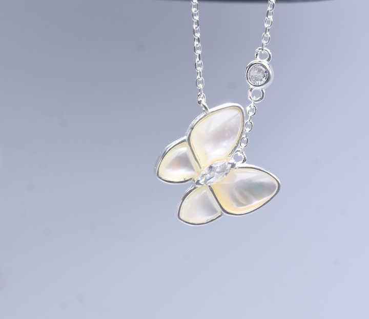 Elegant butterfly necklace 
