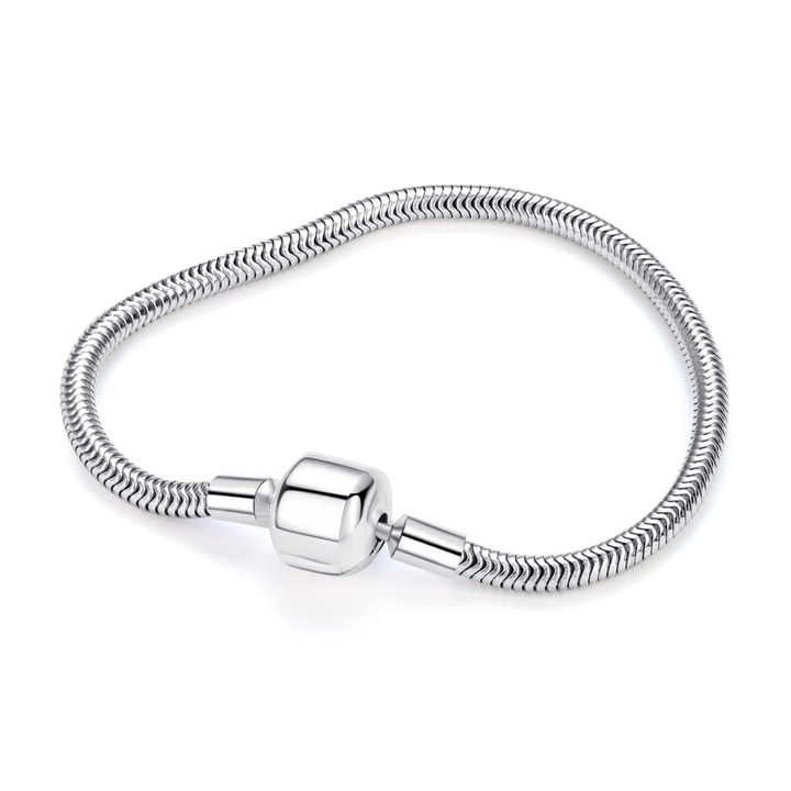 سوار بسيط من الفضة الإسترلينية عيار . Simple 925 Sterling Silver Bracelet with