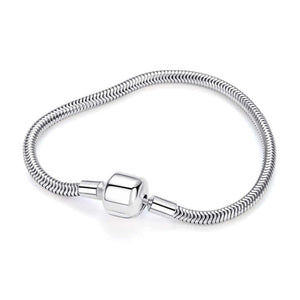 سوار بسيط من الفضة الإسترلينية عيار . Simple 925 Sterling Silver Bracelet with