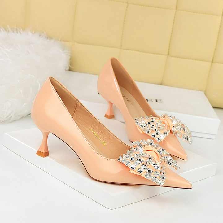 Fashion and Elegant Women's Shoes 