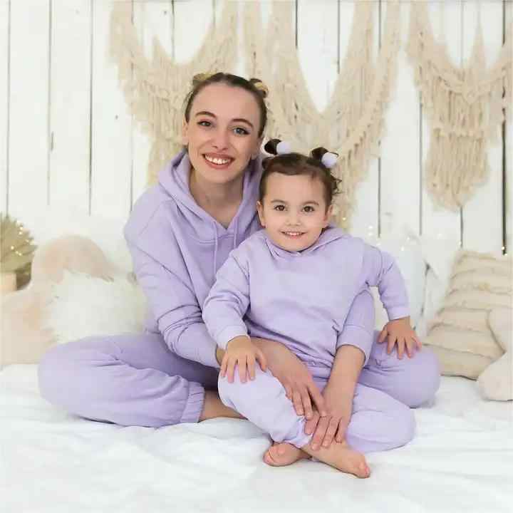 Huge Discounts Family Matching Outfits Mother Daughter Solid Color Long Pants Set 2 Pieces Girls Casual Sportswear Setتخفيضات هائلة ملابس عائلية لأم وابنتها بلون واحد وبنطال طويل طقم 2 طقم ملابس رياضية غير رسمية للفتيات