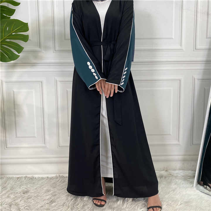 Black women's abayas 