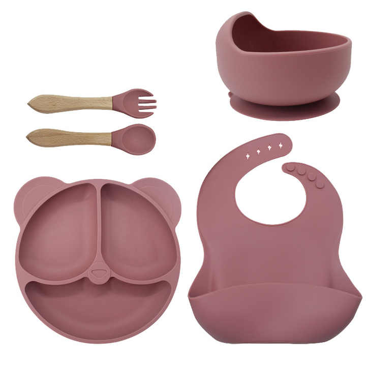 أطباق عشاء مخصصة على شكل دب، مرايل . Custom bear dinner plates, aprons