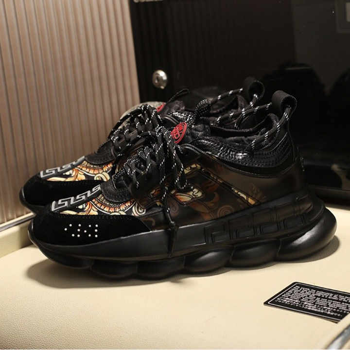 Men's quality sports shoes
