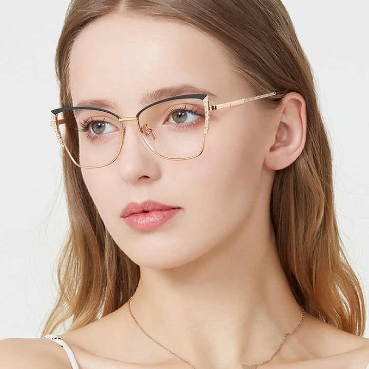 Fashionable photochromic glasses for women 