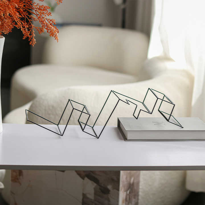 Wholesale Unique Products Hotel Decor Handmade 3D Wire Irregular Metal Art Home Decor Accessories 