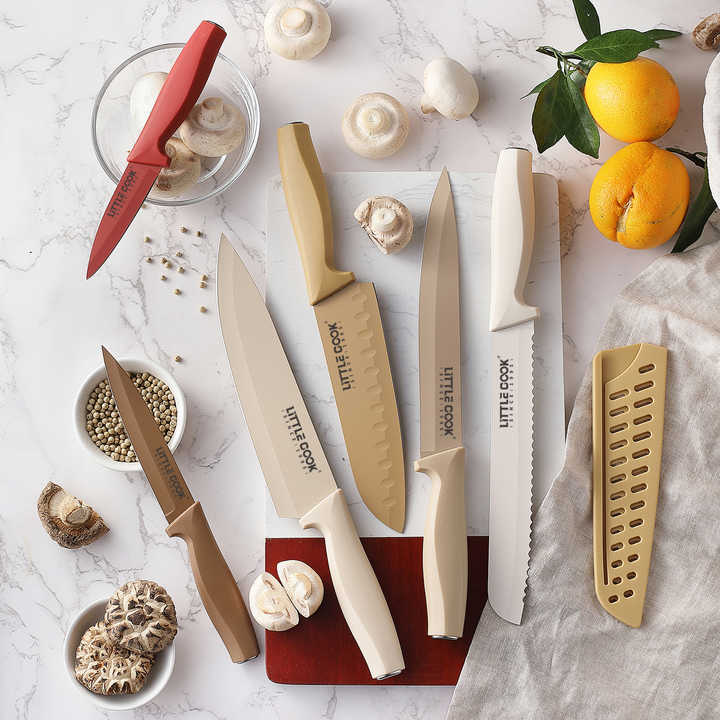 سكاكين من الفولاذ المقاوم للصدا