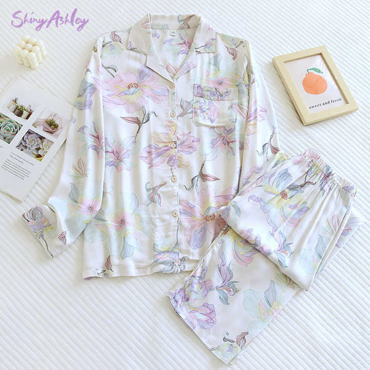 ملابس نوم نسائيه , Women's sleepwear