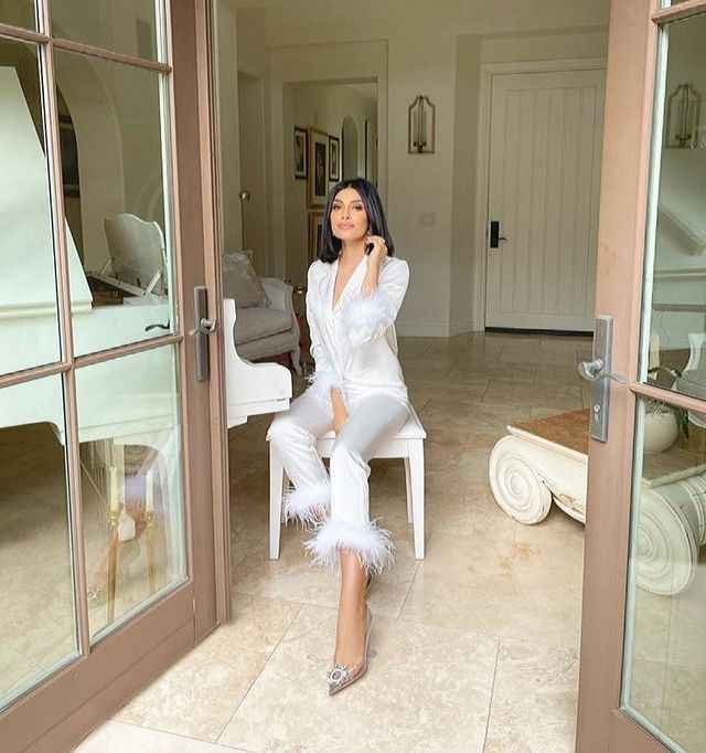 بيجامة الريش الناعم - عائله