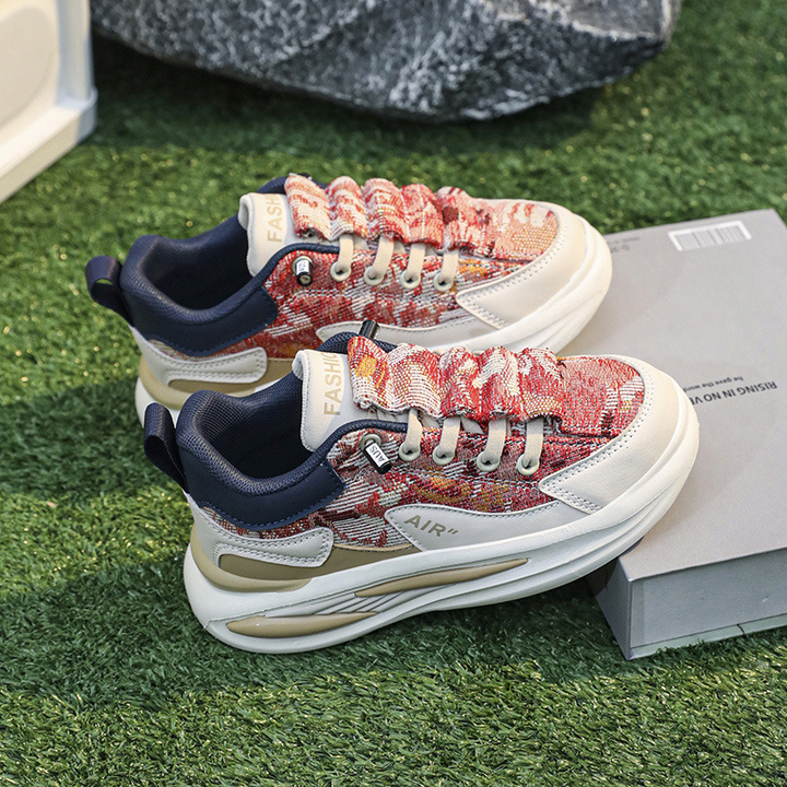 Boys' multi-colored sports shoes 