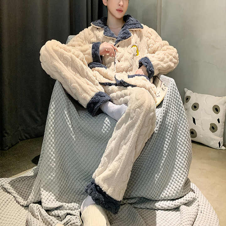 Two-piece flannel pajamas .. قطعتين بيجامة الفانيلا