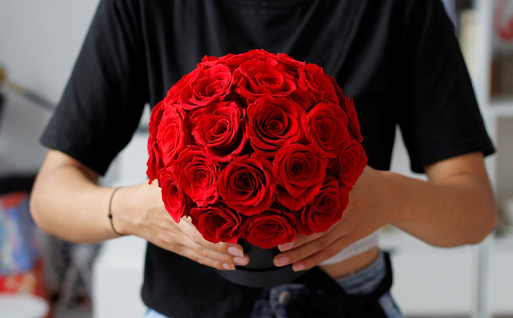 Christmas Valentine's Day Gift Mushroom Head Hug Bucket. 