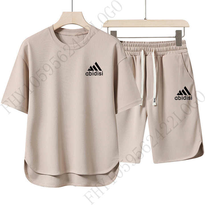 Men's casual T-shirt model 
