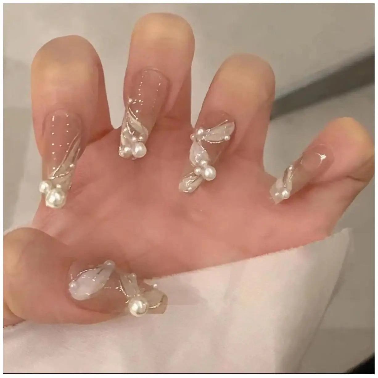 nails - fingernails 