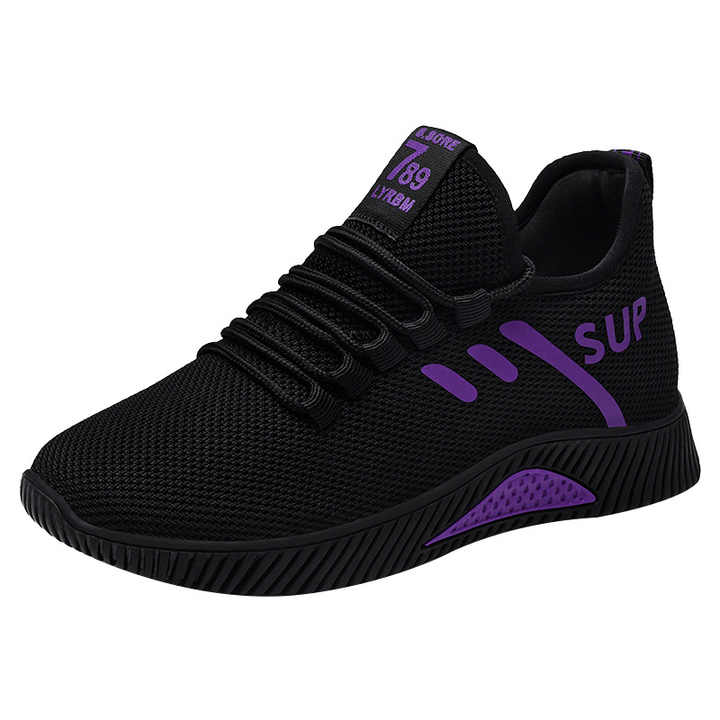 Women's sports shoes 