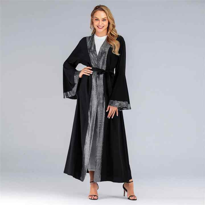 Luxurious black abaya 