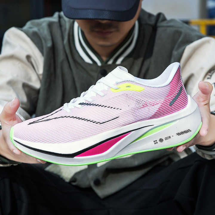 casual sneakers 