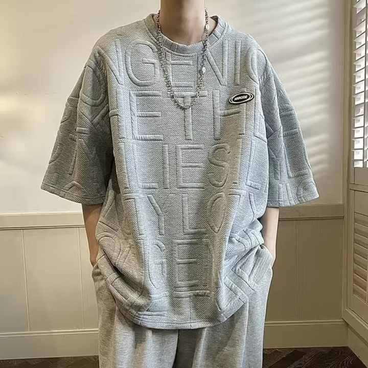 Fashionable shirts with sleeves 
