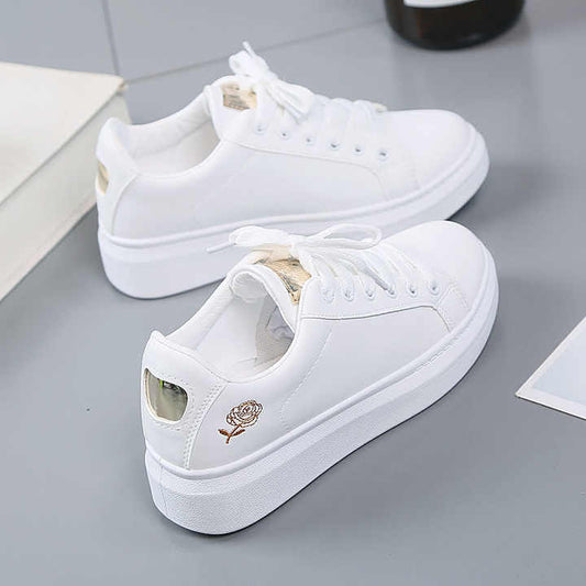 Women's sports shoes 