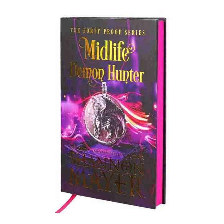 كتاب بغلاف مقوى مخصص خدمة طباعة كتاب