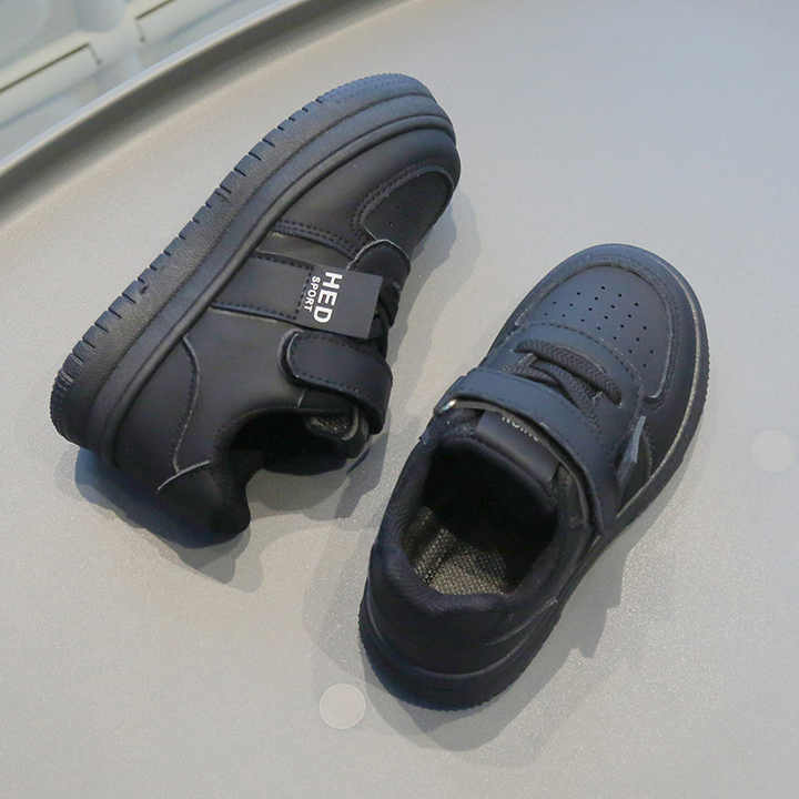 New High Quality Flat Children's Sneakers. 