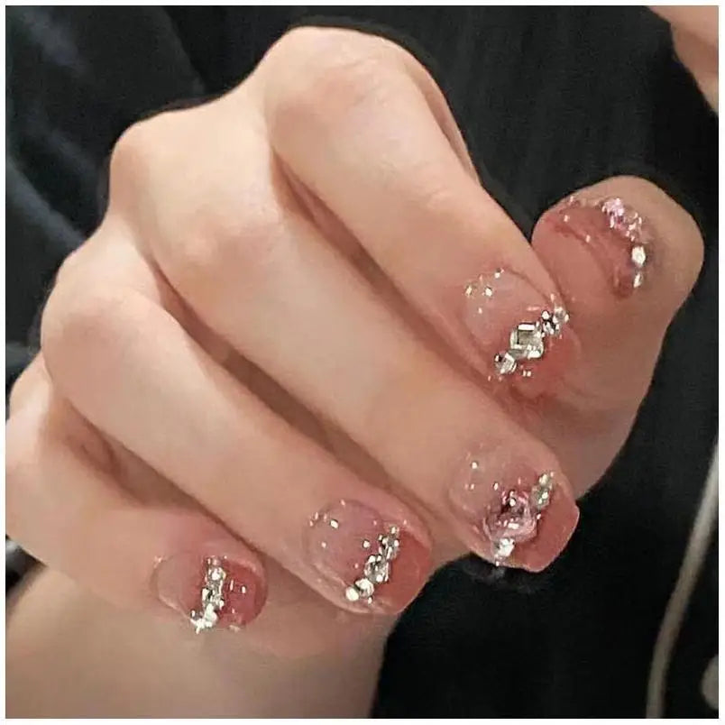 nails - fingernails 