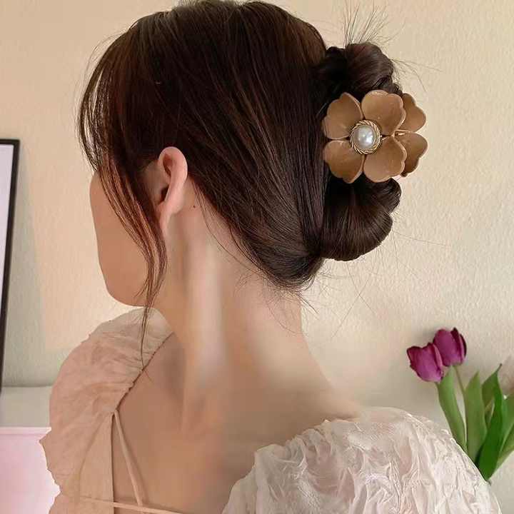 Pearl Hair Grab 
