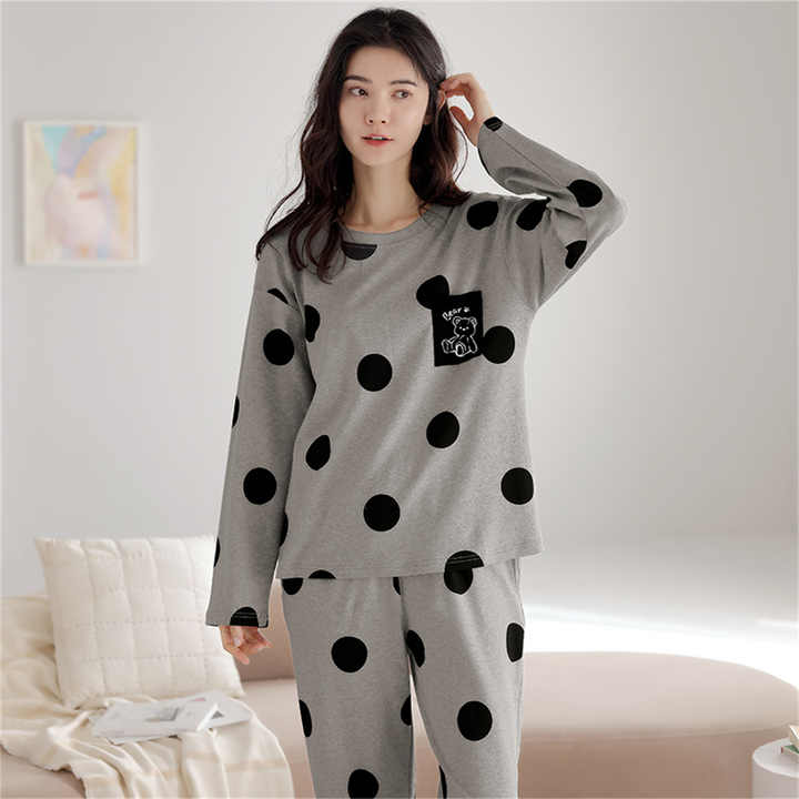 المرأة طويلة الأكمام الساتان البلوز ثوب النوم بدلة المصنع مباشرة توريد رخيصة الثمن للصيف Women's Long Sleeve Satin Blouse Nightgown Suit Factory Direct Supply Cheap Price for Summer