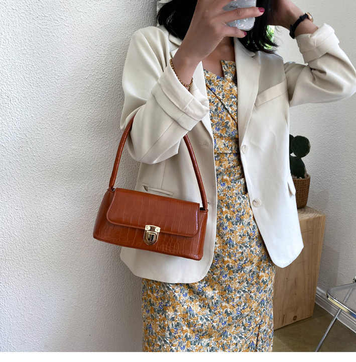 حقيبة نسائيه عصريه للنساء - Fashionable women's bag for women