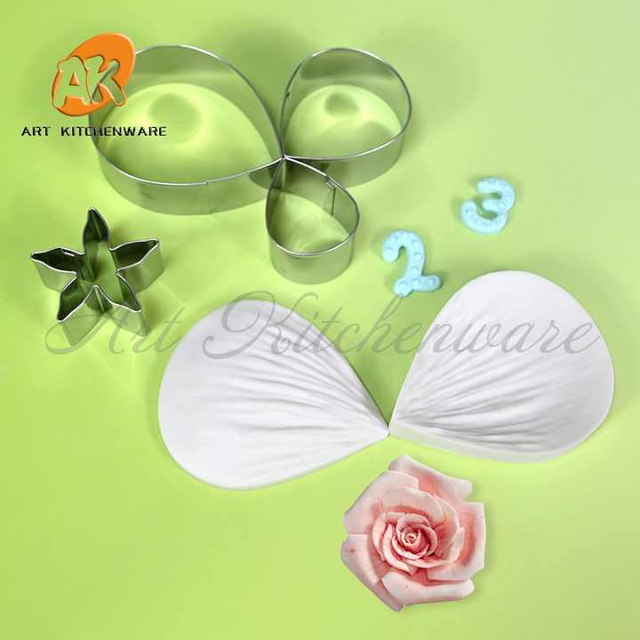 baking molds and tools 