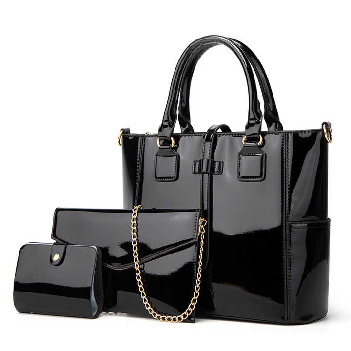 Stylish and modern large leather shoulder bag 