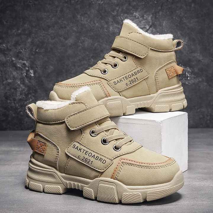 Girls' sports shoes 