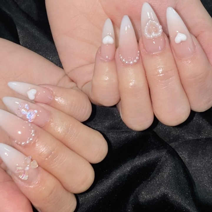 أظافر اصطناعية  artificial nails
