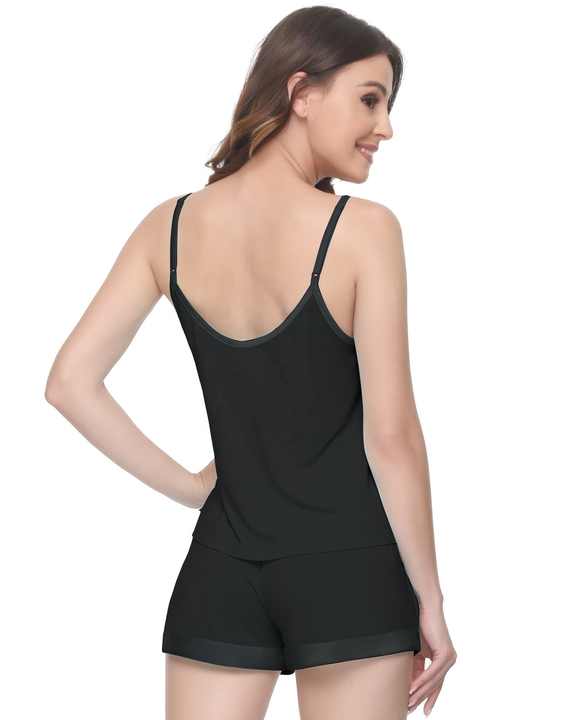 طقم بيجامات نسائي