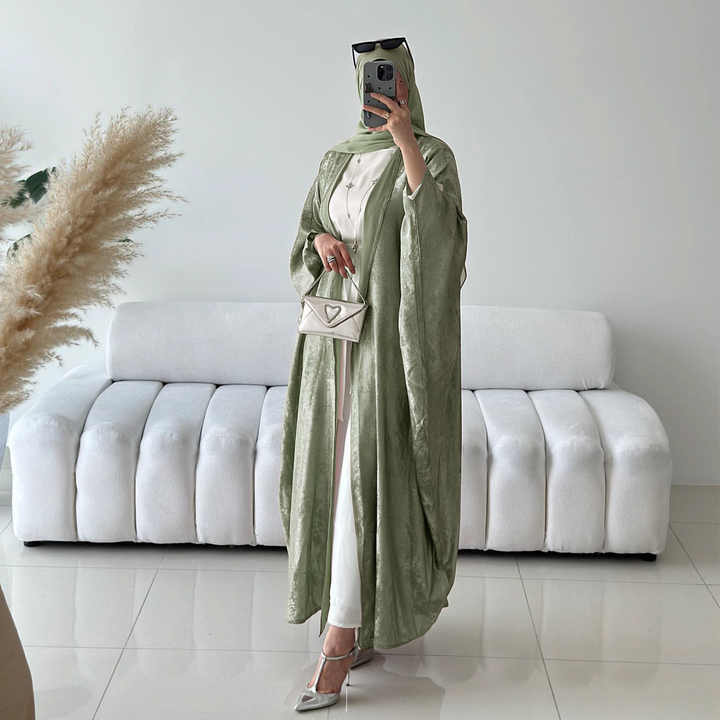 عبايه ملونه انيقه و عصريه