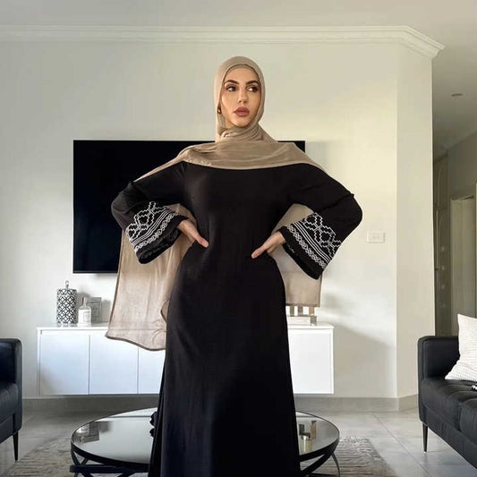 عباية  سودا انيقة الشرق الاوسط