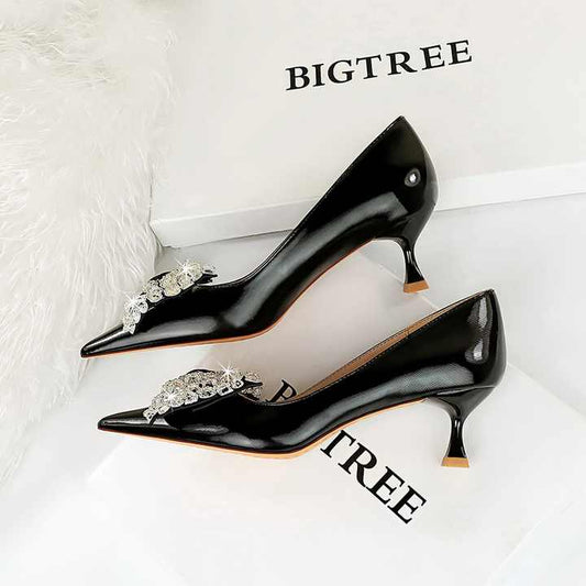 Fashion and Elegant Women's Shoes 