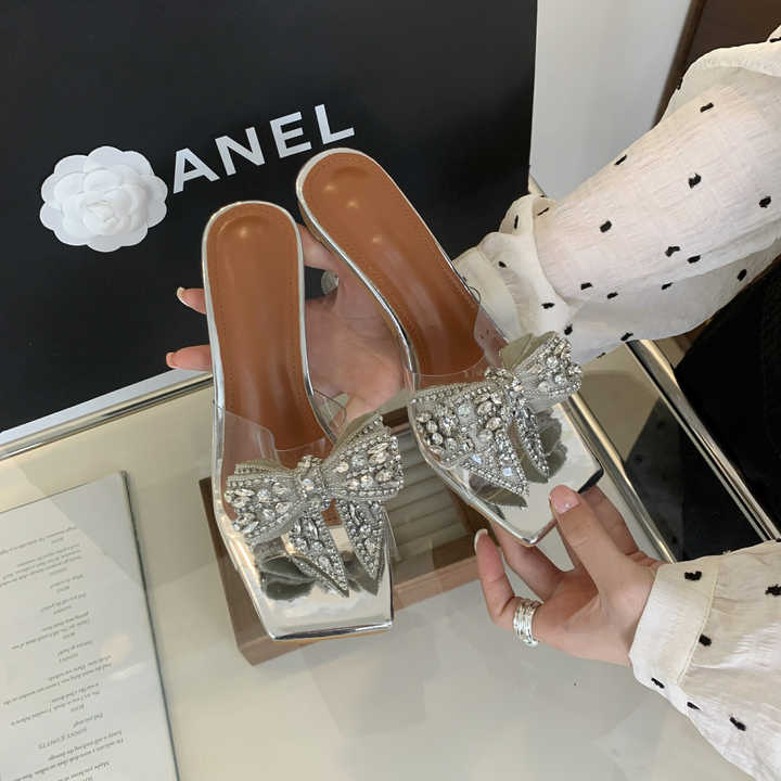 كعب نسائية جديدة بكعب شفاف