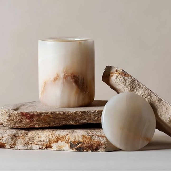 حامل شموع من الرخام الطبيعي . Natural marble candle holder