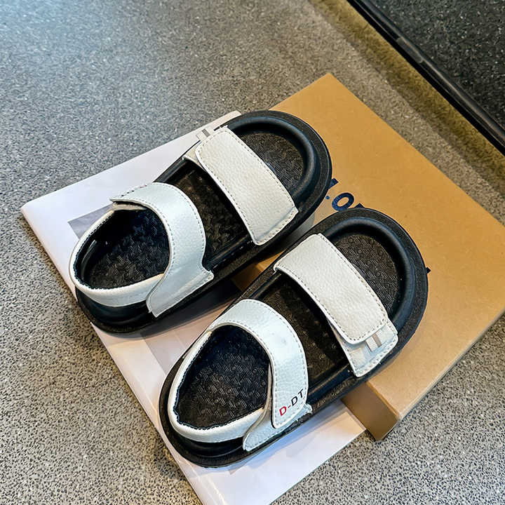 صنادل الشاطئ الصيفية للأولاد