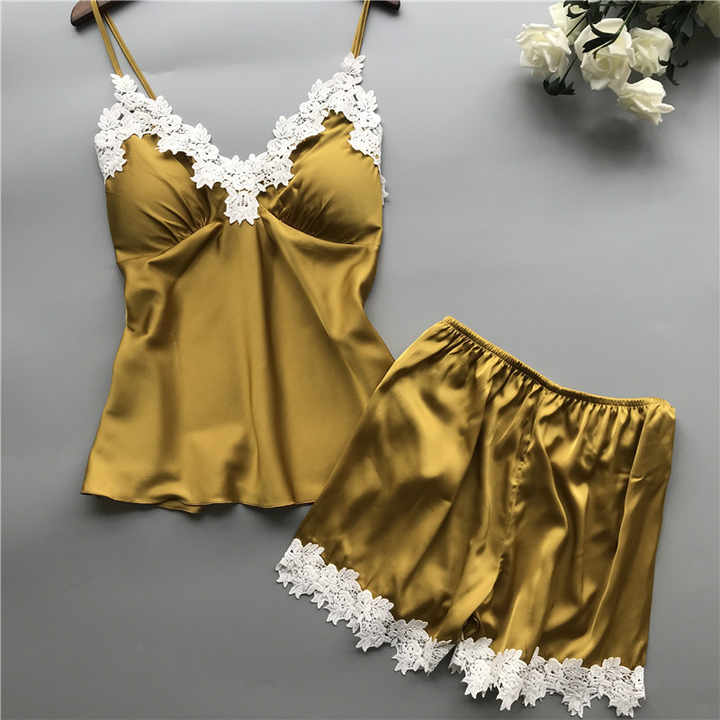 Women's sleepwear 