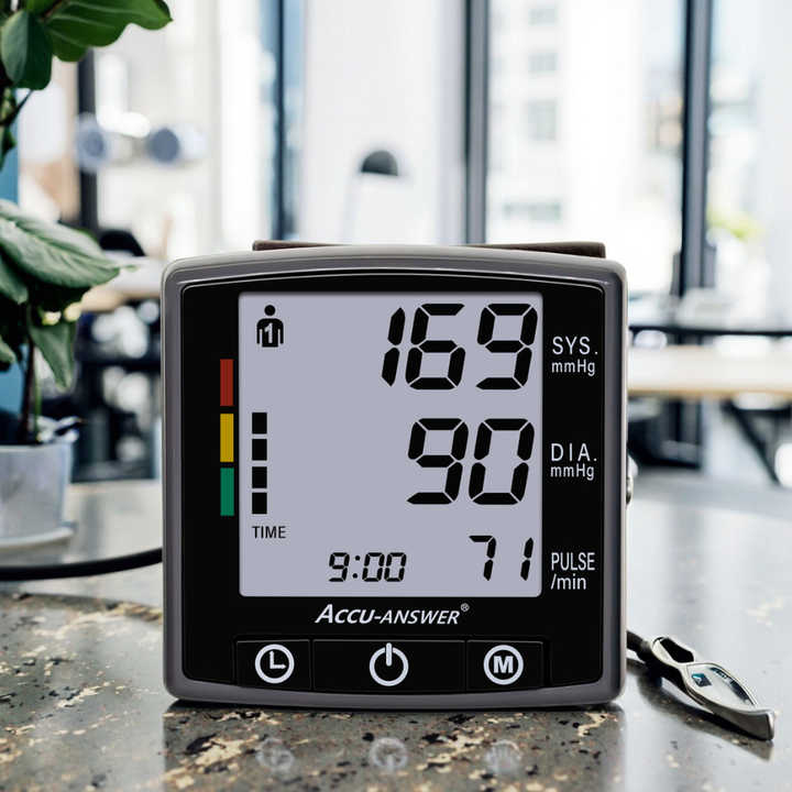 Automatic Wrist Blood Pressure Monitor OEM ODM LCD 