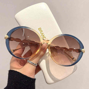 Fashionable ladies sunglasses 