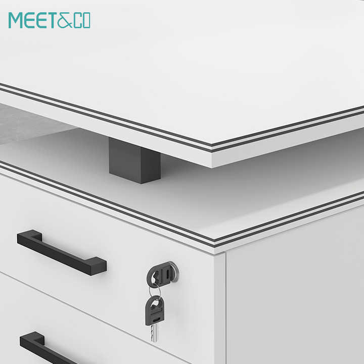 wooden desk 