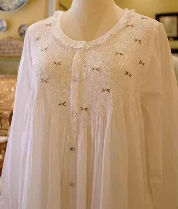 قميص نوم من القطن الأبيض للسيدات