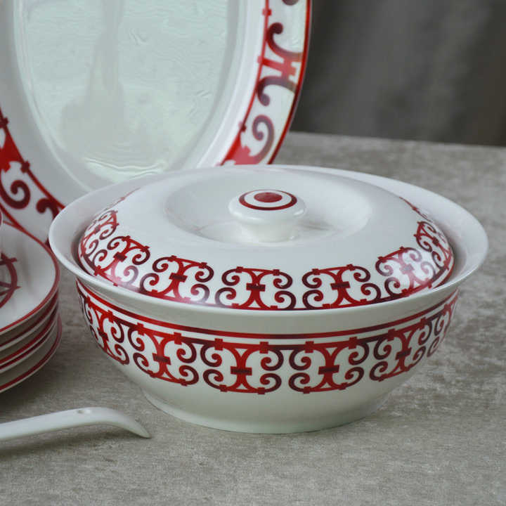 طقم عتيق من 6 أشخاص بتصميم أحمر Piece Red Design Flatware Set with Custom Logo