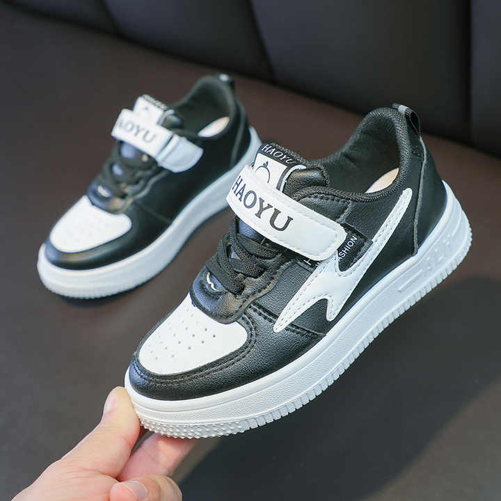 casual running shoes 