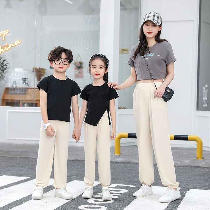 ملابس عائلية متطابقة بالجملة للأم والابنة ملابس عائلية مخصصة للأبوين والطفل ملابس عائلية متطابقة Wholesale Matching Family Outfits for Mother and Daughter Custom Family Outfits for Parents and Kids Matching Family Outfits