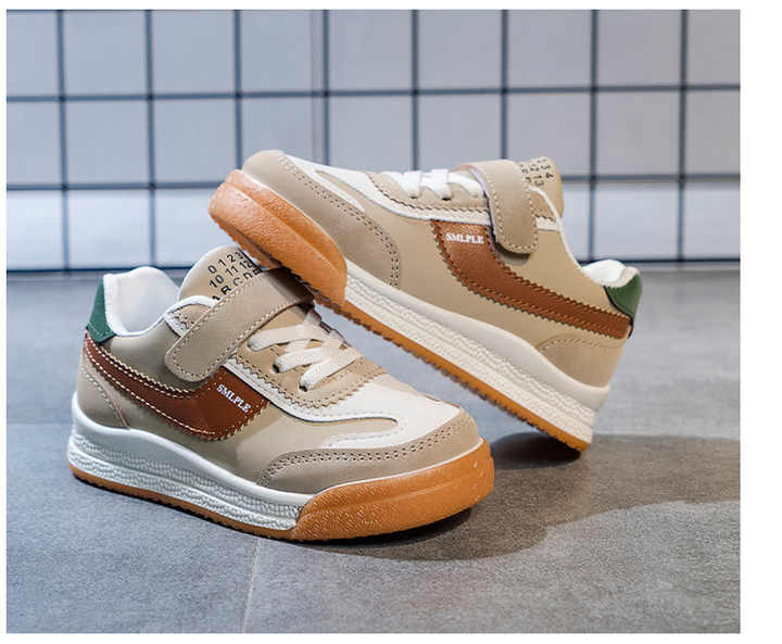 Lightweight, round-toe children's sneakers. Boys' sneakers. 