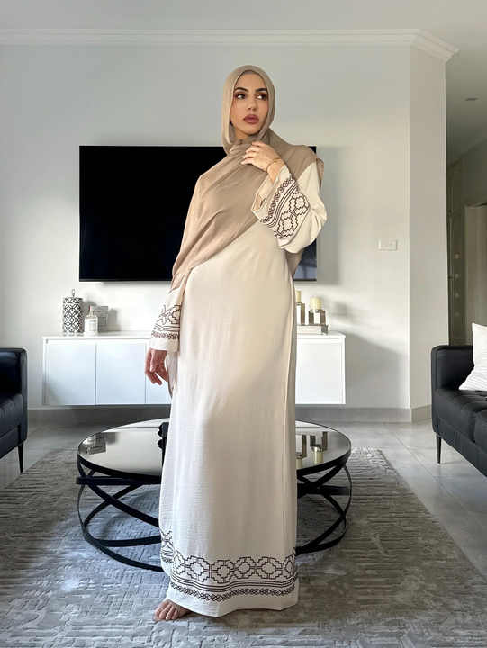 Elegant Middle Eastern Abaya 